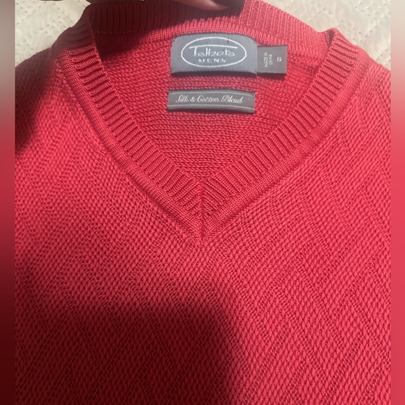 Men’s TALBOT’S V Neck Silk Blend Red Sweater. Size Small. - Picture 2 of 4